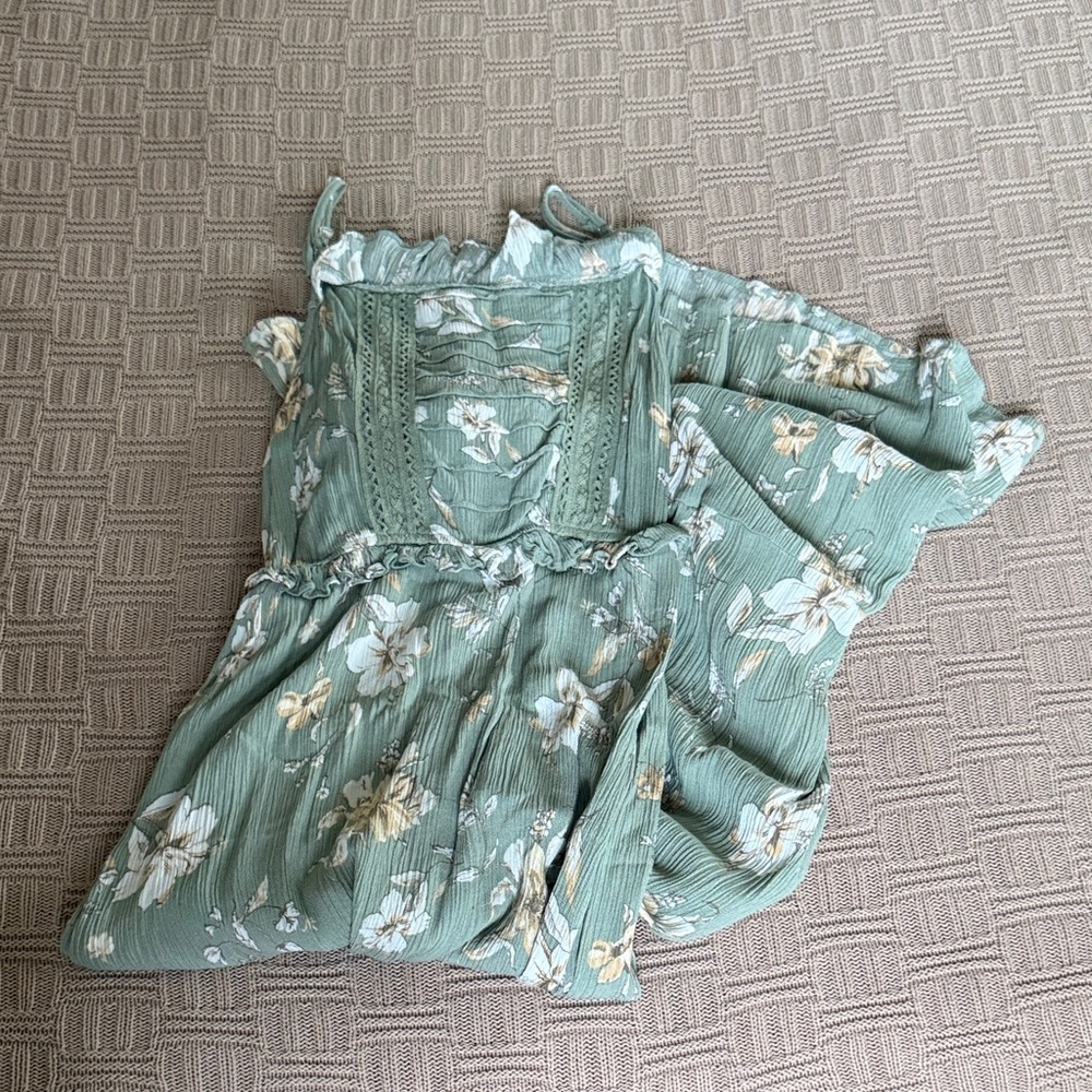 Promesa Sage Green Floral Maxi Dress with White and Yellow Flowers - Picture 10 of 10